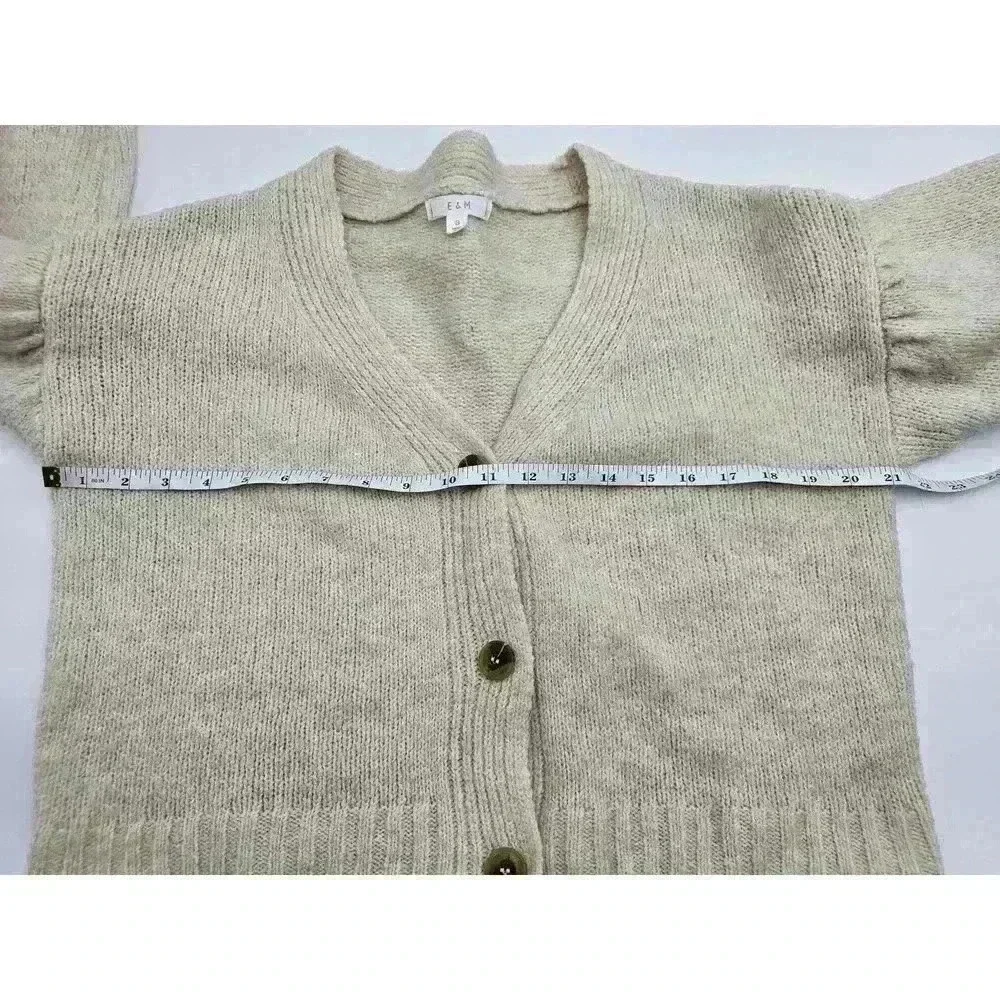 E&M Women's Size S Cream Cropped Cardigan